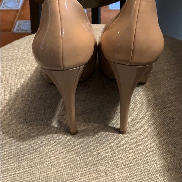 Guess Nude Pumps - Picture 3 of 3